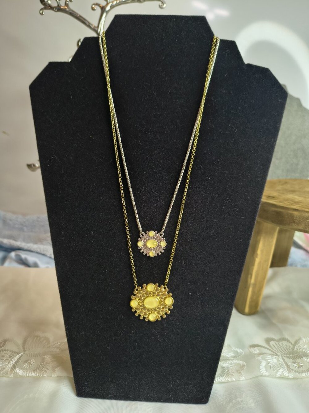 Lucky Brand 2 Tone Chain Faux Yellow Mother Pearl Beads Necklace